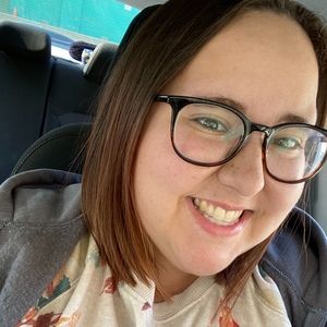 Meet your Posher, Rebecca